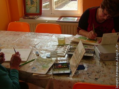 le nez sur ses "inséparables" ....