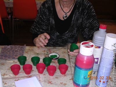 alors Evelyne, des petits pots, des petits pots !