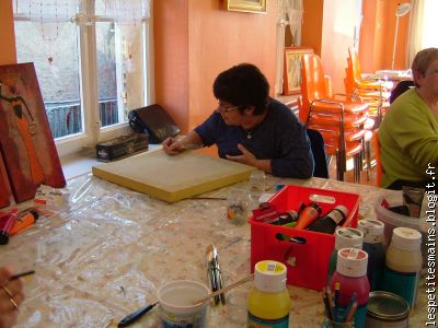 toujours au même endroit, toujours aussi concentrée ...