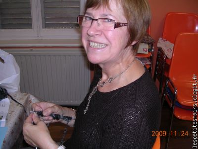 ne serres pas les dents, tricotes ...