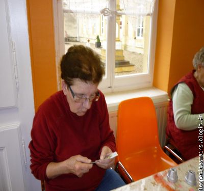 Monique, sérieuse, studieuse ...